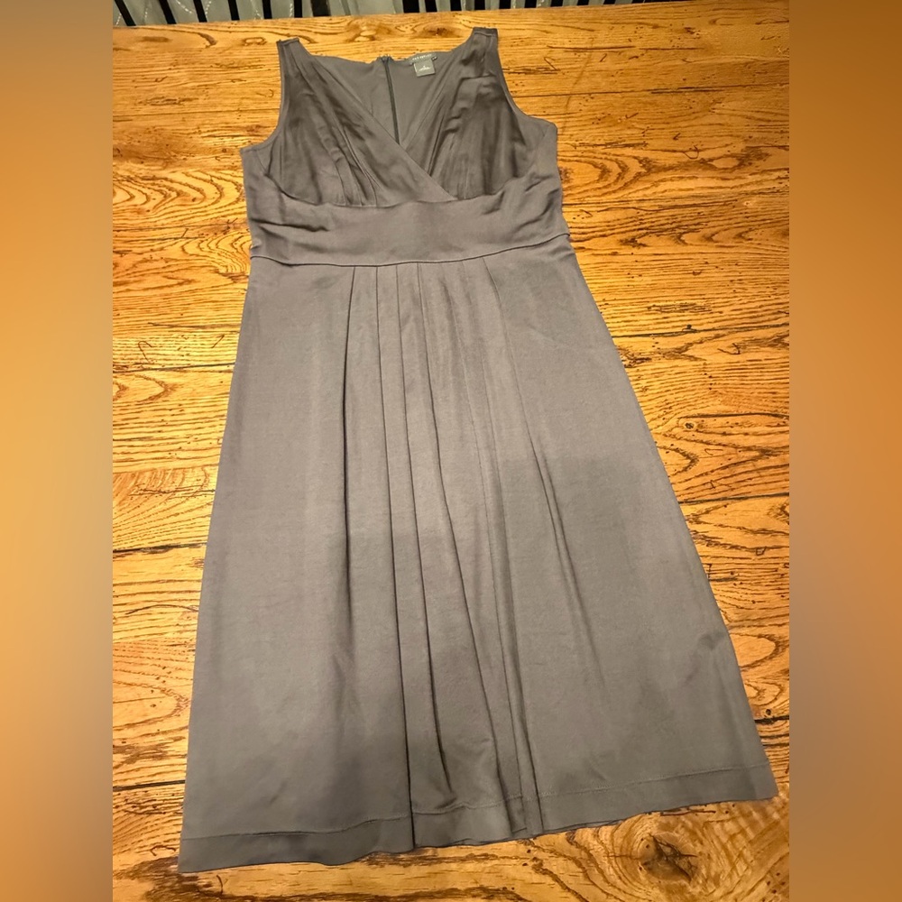 Ann Taylor Elegant Gray Sleeveless Dress sz S